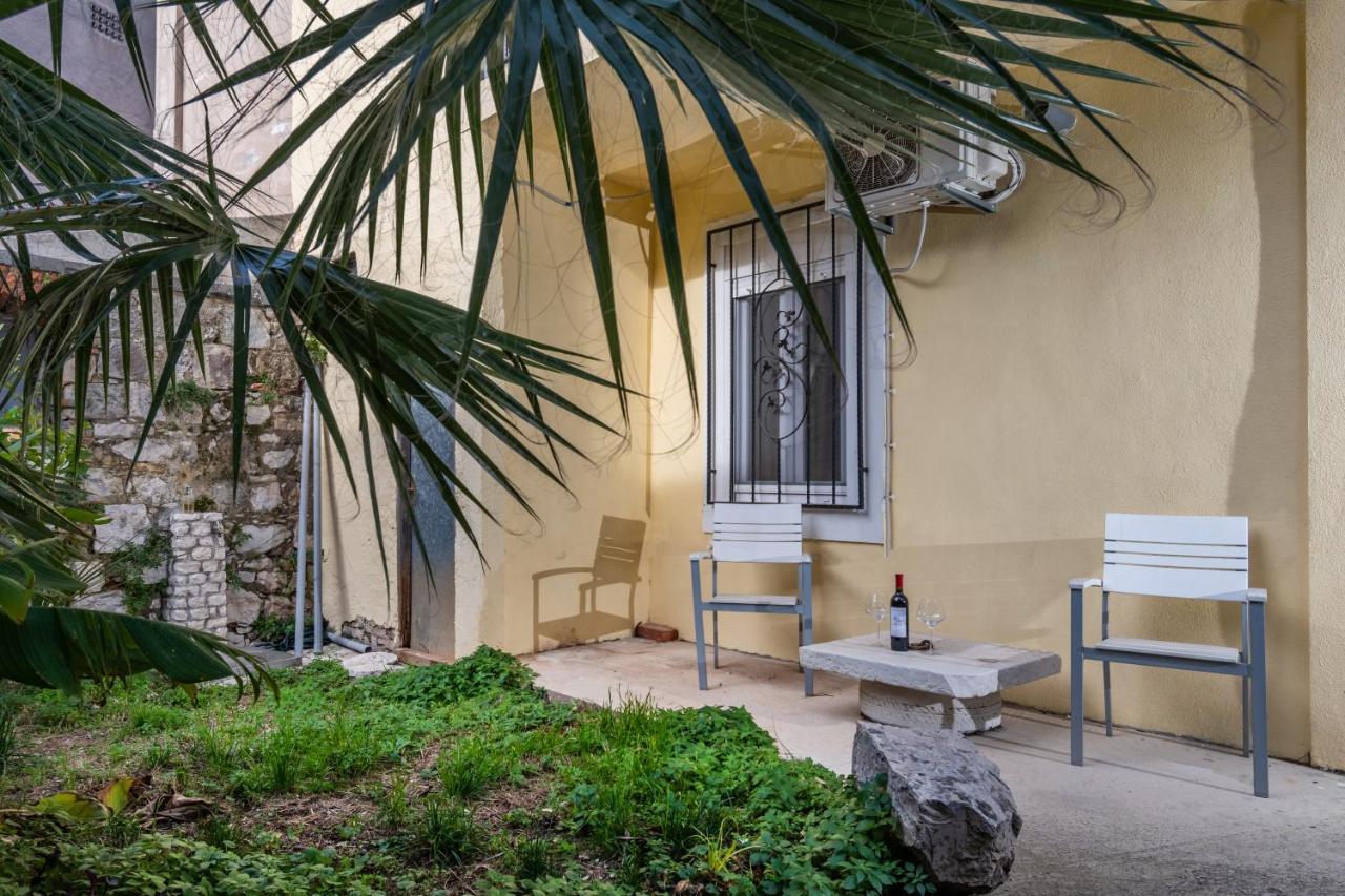 Old Split Apartment Ngoại thất bức ảnh